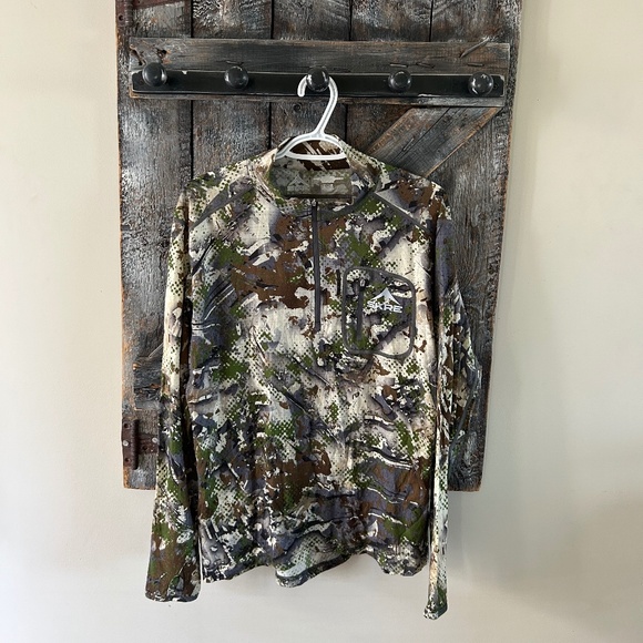 Men's Skre Half Zipper Camouflage Long Sleeve Shirt w/Front Pocket on Left - Picture 1 of 3